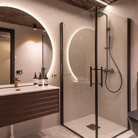 Arctic Elegance Apartment *