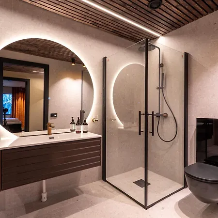 Arctic Elegance Apartment